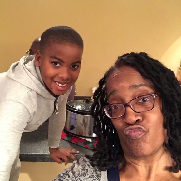 Meet Your Posher, Debra 😎 - Picture 4 of 7